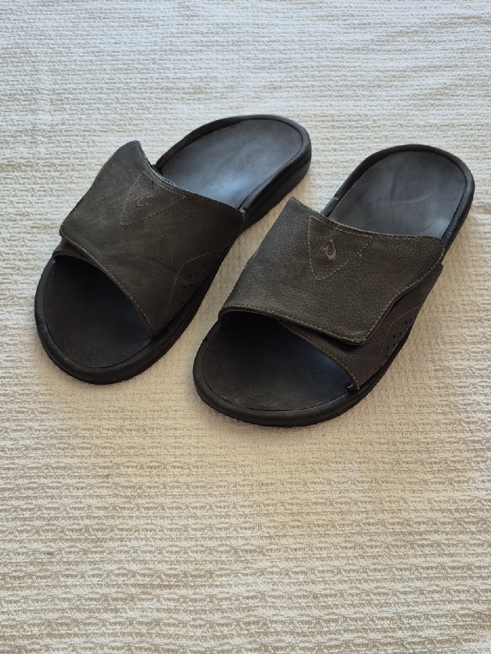 Olukai Nalu Slides Sandals Mens Size 13 Gray Black Beach Casual